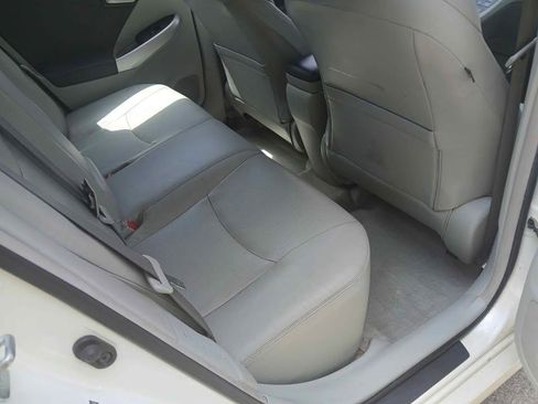 Used 2011 Toyota Prius Four w/ Solar Roof Pkg FWD image 16