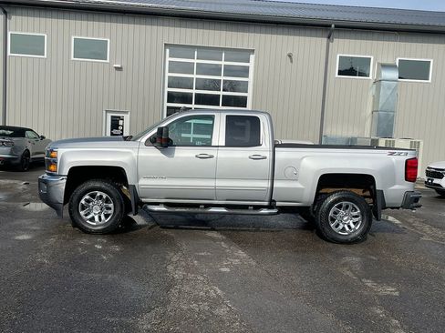 Used 2019 Chevrolet Silverado 2500 LT w/ All Star Edition image 17