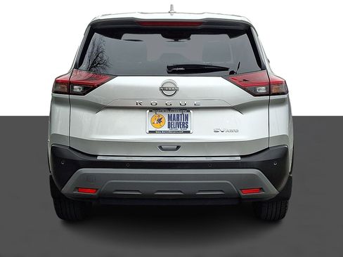 Used 2023 Nissan Rogue SV image 5