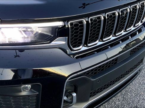 Used 2023 Jeep Grand Cherokee L Overland w/ Advanced Protech Group III image 29