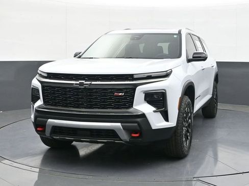 New 2026 Chevrolet Traverse Z71 w/ Driver Confidence Package AWD/4WD image 2