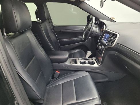 Used 2019 Jeep Grand Cherokee Laredo image 21