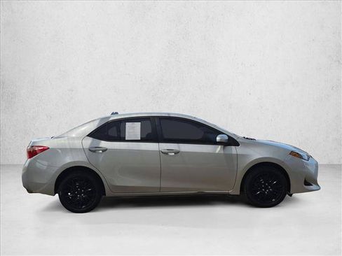 Used 2019 Toyota Corolla LE FWD image 4