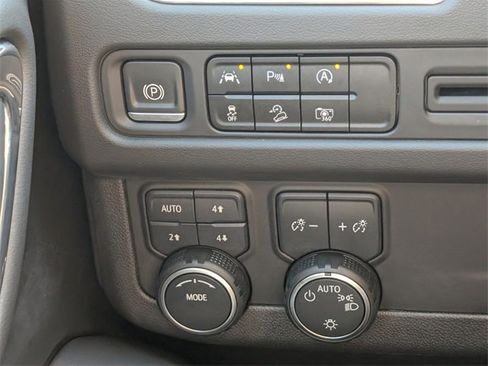 Certified 2023 Chevrolet Tahoe Z71 w/ Luxury Package image 25