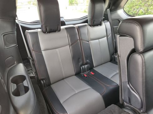 Used 2020 Nissan Pathfinder SL image 14