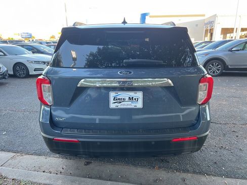 Used 2021 Ford Explorer XLT image 6