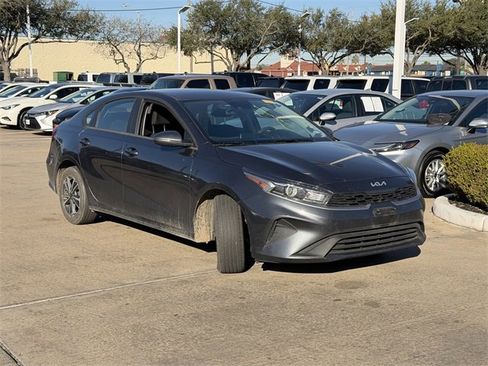 Used 2024 Kia Forte LXS w/ LXS Technology Package image 3