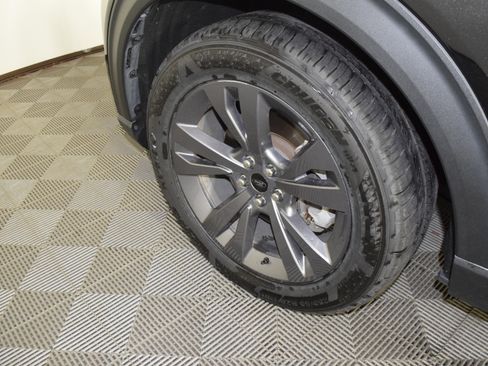 Used 2023 Ford Explorer XLT w/ Equipment Group 202A AWD/4WD image 38