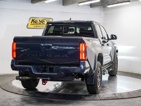 Used 2024 Toyota Tacoma TRD Off-Road w/ TRD Off Road Premium Package AWD/4WD image 4