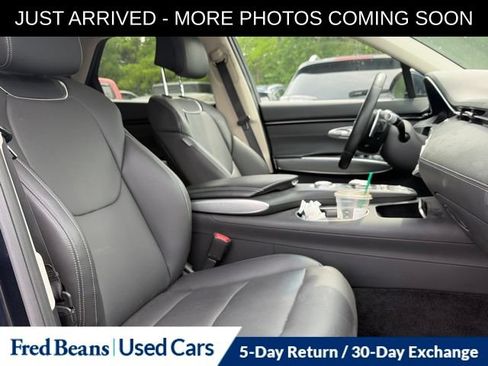 Used 2023 Genesis GV70 2.5T w/ Select Package AWD/4WD image 17