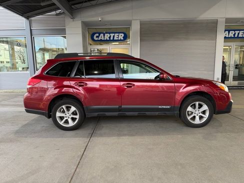 Used 2014 Subaru Outback 2.5i Premium image 8