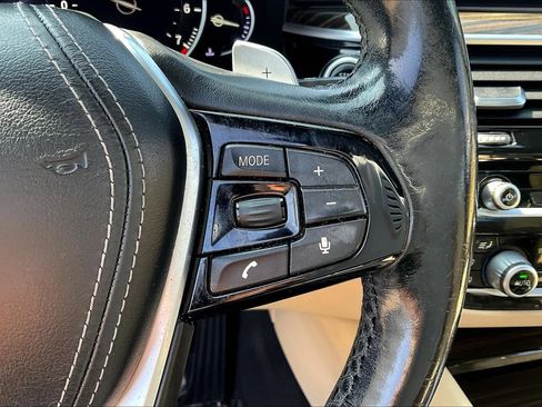 Used 2017 BMW 530i xDrive AWD/4WD image 12