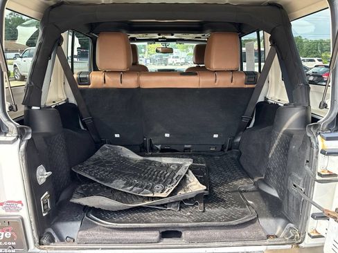 Used 2017 Jeep Wrangler Unlimited Sahara AWD/4WD image 45