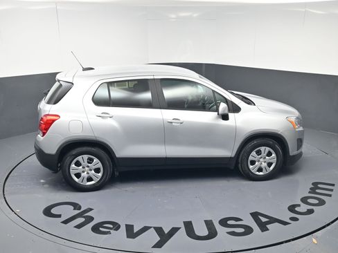 Used 2016 Chevrolet Trax LS image 32