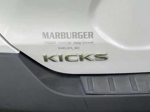 Used 2019 Nissan Kicks SR w/ SR Premium Package image 12