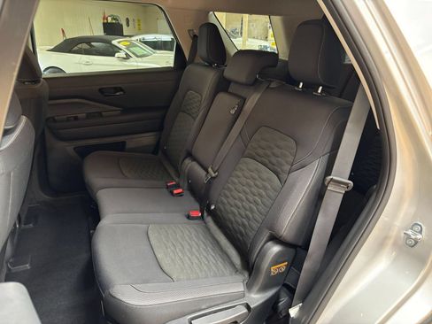 Used 2025 Nissan Pathfinder SV FWD image 36