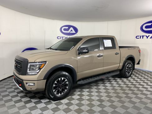 Used 2021 Nissan Titan PRO-4X w/ Pro-4x Convenience Package AWD/4WD image 6
