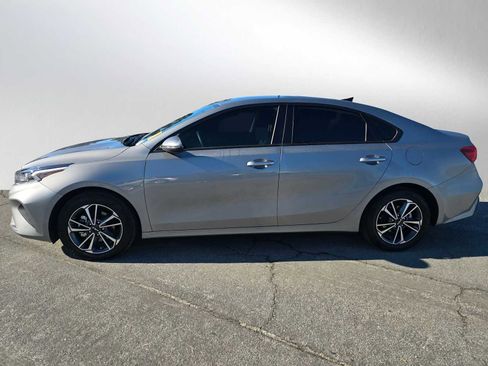 Used 2023 Kia Forte LXS w/ LXS Technology Package image 6