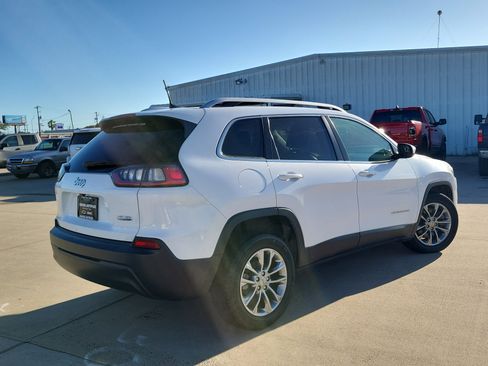 Used 2019 Jeep Cherokee Latitude Plus image 5
