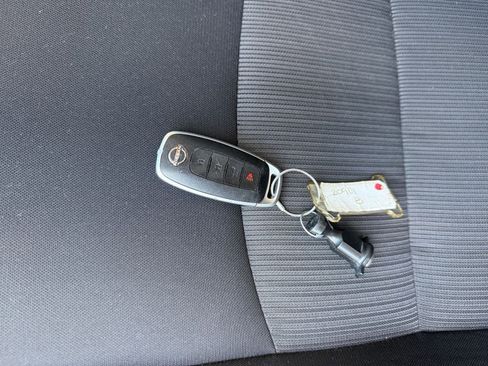 Used 2025 Nissan Sentra SV image 20