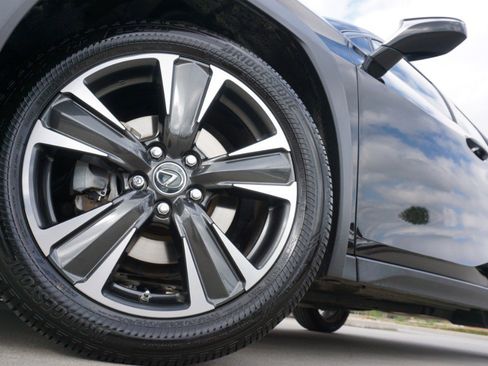 Certified 2020 Lexus UX 200 w/ Premium Package image 11