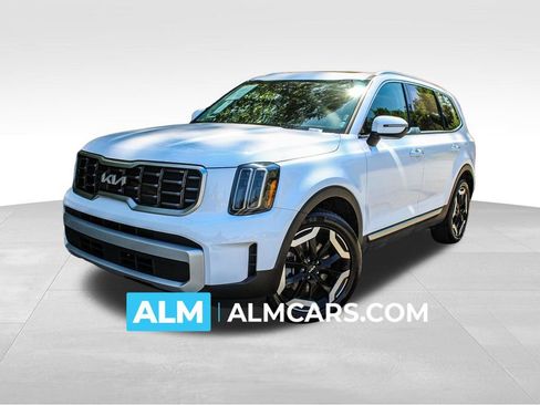 Used 2025 Kia Telluride S FWD image 1