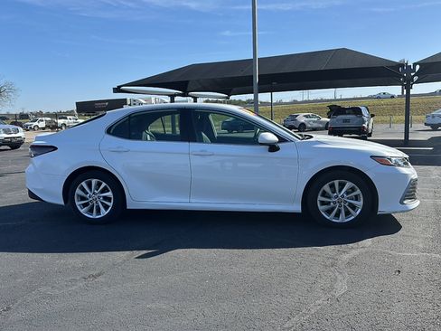 Used 2024 Toyota Camry LE image 9