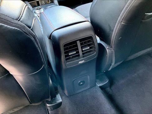 Used 2024 Ford Escape ST-Line FWD image 9