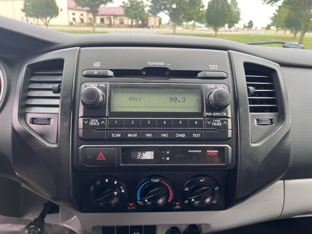 Used 2012 Toyota Tacoma 2WD Access Cab w/ Convenience Pkg image 17