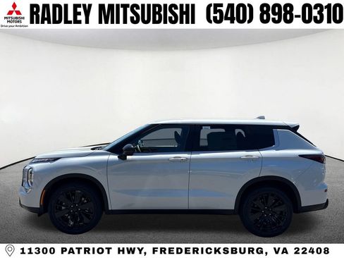New 2026 Mitsubishi Outlander LE AWD/4WD image 16