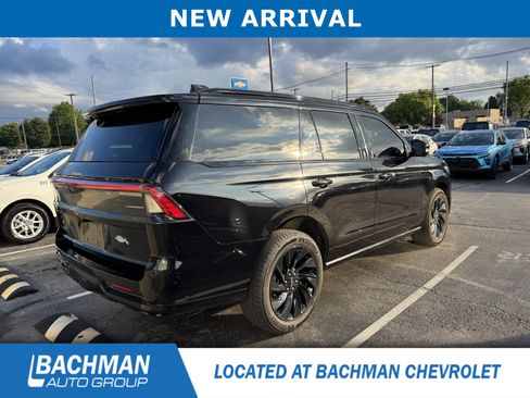 Used 2025 Lincoln Navigator Reserve w/ Jet Appearance Package AWD/4WD image 5