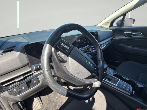 Used 2026 Kia Sportage LX FWD image 13