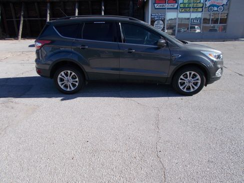Used 2018 Ford Escape SE AWD/4WD image 4