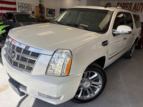 Used 2011 Cadillac Escalade ESV Platinum image 9