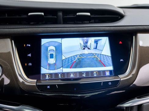 Certified 2025 Cadillac XT6 Sport w/ Platinum Package AWD/4WD image 29