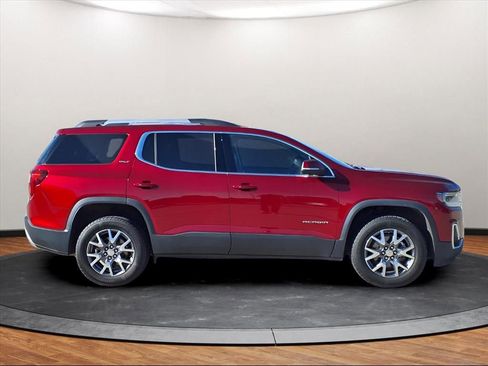 Used 2023 GMC Acadia SLT w/ Preferred Package image 2