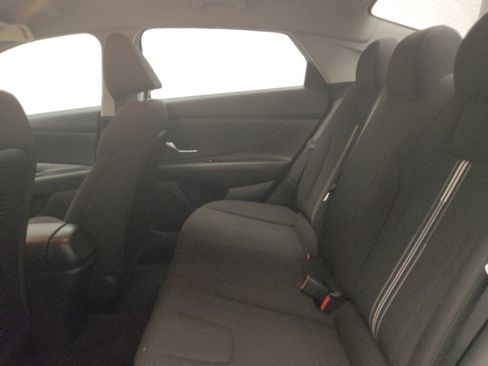 Used 2022 Hyundai Elantra SEL FWD image 18