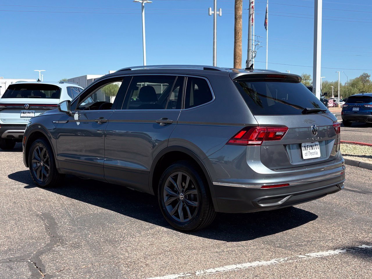 Used 2023 Volkswagen Tiguan SE FWD image 4
