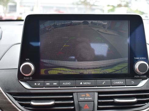 Used 2024 Nissan Altima 2.5 SV FWD image 34