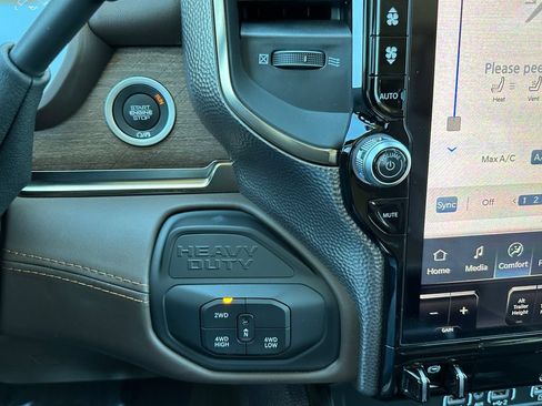 New 2026 RAM 2500 Limited AWD/4WD image 29