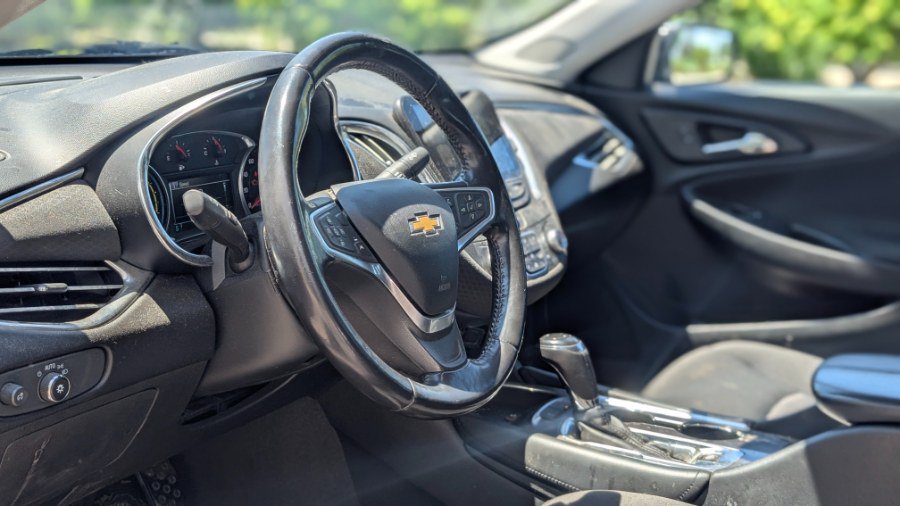 Used 2018 Chevrolet Malibu Hybrid w/ Driver Confidence Package FWD image 14