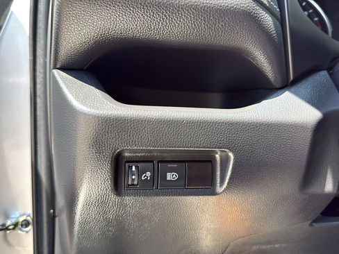 Used 2021 Toyota RAV4 XLE AWD/4WD image 24