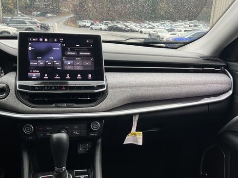 Used 2022 Jeep Compass Latitude w/ Sun and Sound Group image 15