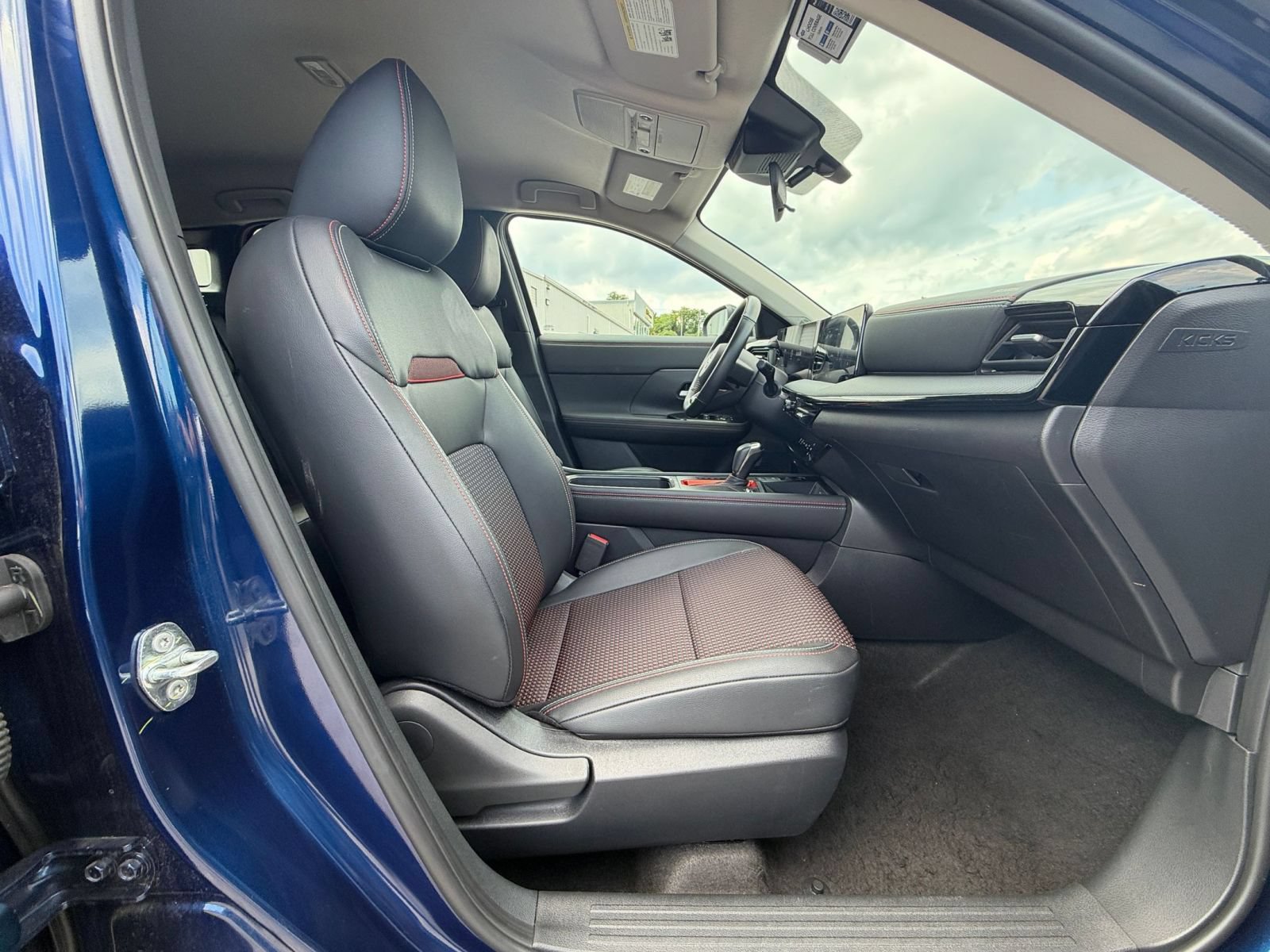 Used 2026 Nissan Kicks SR AWD/4WD image 25