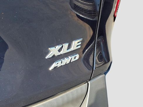 Used 2024 Toyota RAV4 XLE Premium image 10