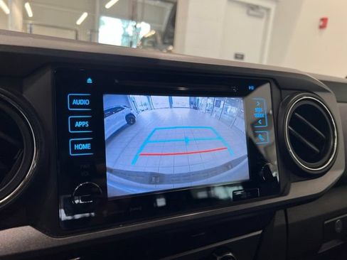 Used 2018 Toyota Tacoma TRD Off-Road w/ Technology Package AWD/4WD image 30