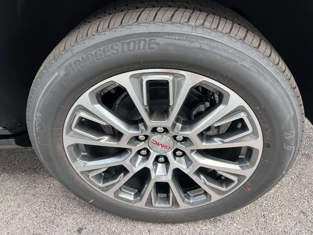 New 2026 GMC Yukon Denali w/ Sun & Power Step Package AWD/4WD image 11