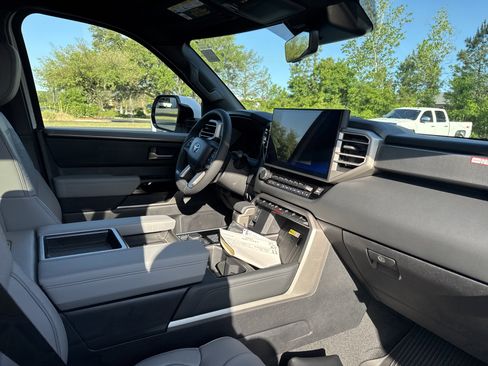 New 2026 Toyota Tundra Limited AWD/4WD image 33