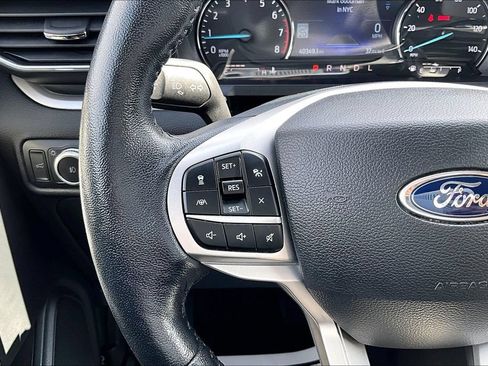 Used 2022 Ford Explorer XLT w/ Equipment Group 202A AWD/4WD image 17