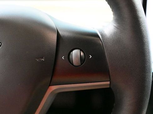 Used 2023 Tesla Model 3 Standard Range RWD image 38